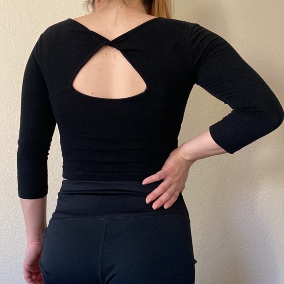 Ambiance Open Back Top - Picture 4 of 4